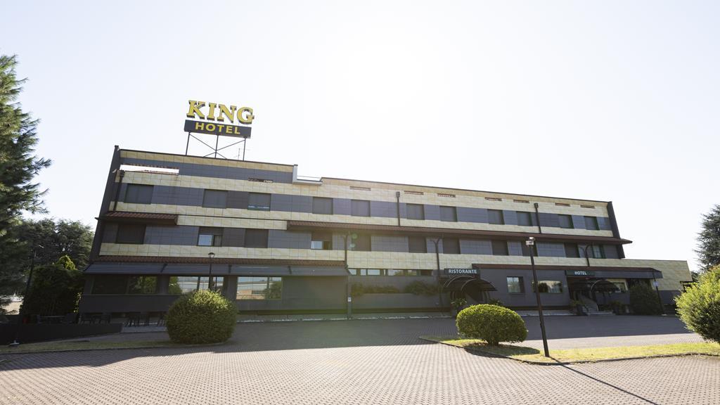 Hotel King, By R Collection 4*