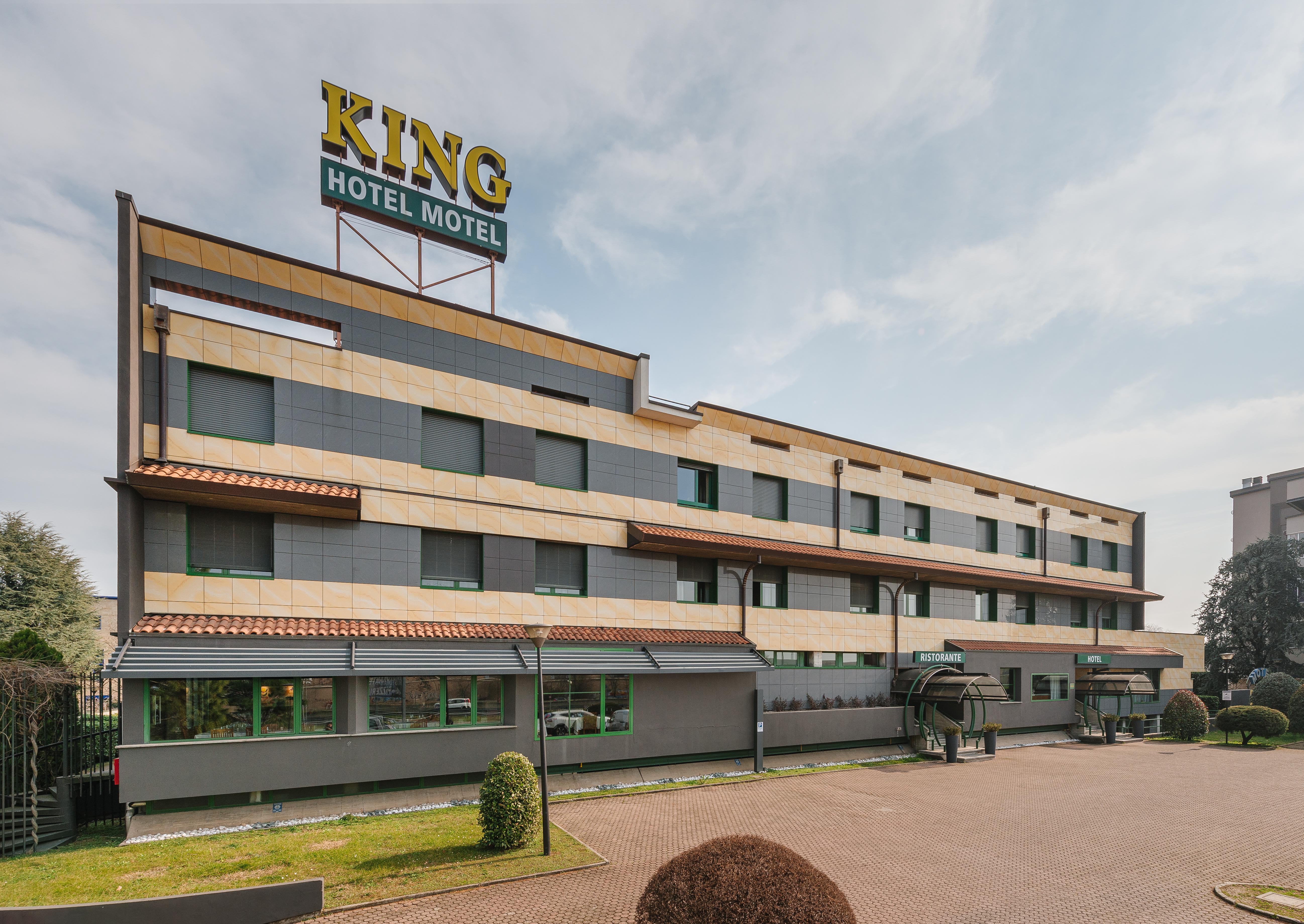 Hotel King, By R Collection 4*