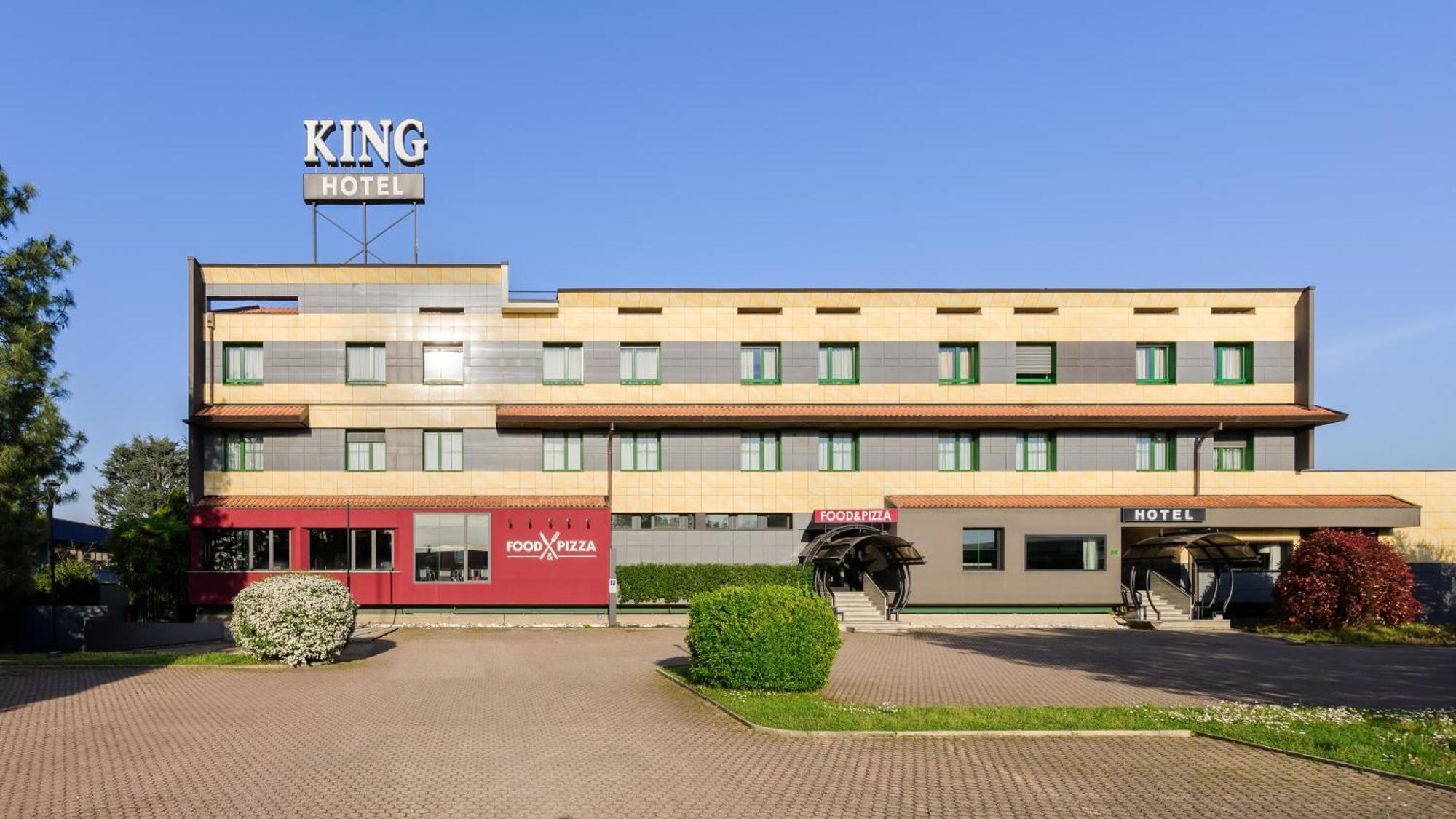 Hotel King, By R Collection 4*