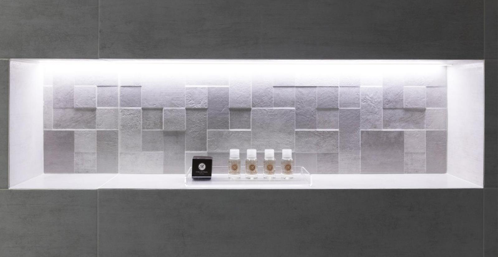 Hotel King, By R Collection Varedo