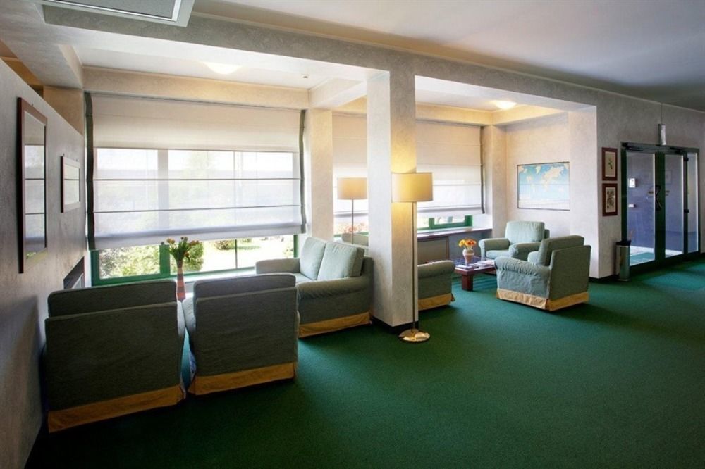King, By R Collection Hotel