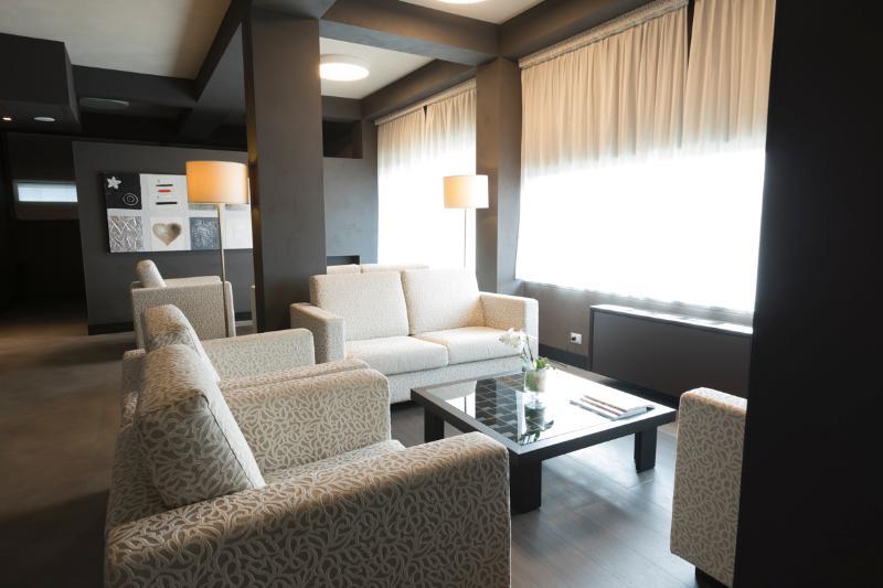 Hotel King, By R Collection Varedo