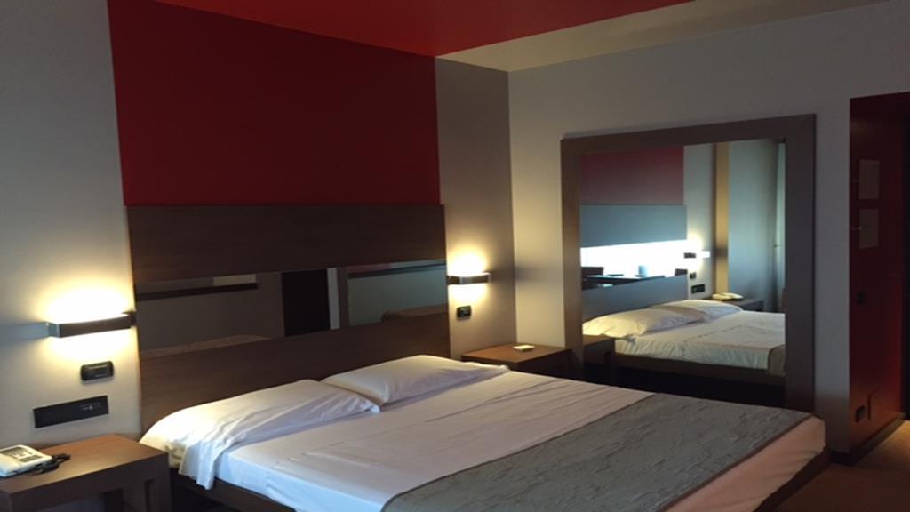 Hotel King, By R Collection 4*